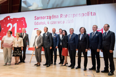 21 tez samorządowców dla Polski