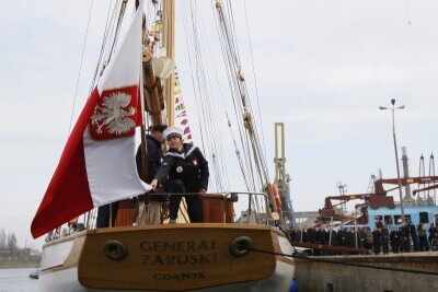 Bandera na STS Generał Zaruski