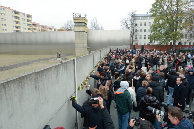 Berlin. 35. rocznica Upadku Muru Berlińskiego