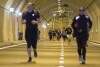 Biegacze w tunelu pod Martwą Wisłą