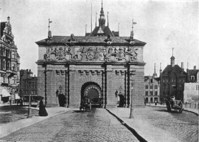 Bramy Wyżynna i Długouliczna; Wieża Więzienna