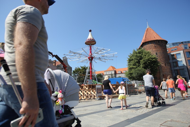Zdjęcie Budowa karuzeli na Targu Rybnym 2