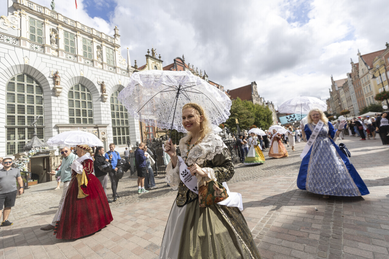 Fotogaleria Bursztynowa Parada W Ramach Wydarzenia Gda sk Jewellery Week