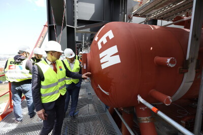 Chrzest walczaka w powstającym Porcie Czystej Energii.