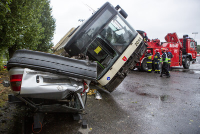 Ćwiczenia straży w zajezdni autobusowej GAiT