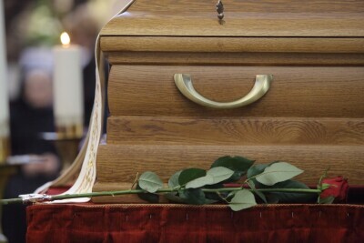 Czuwanie modlitewne przy trumnie z ciałem arcybiskupa seniora Tadeusza Gocłowskiego