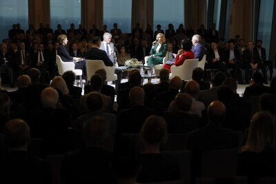 Debata Rozmowy na szczycie.  Pandemia, wojna i co dalej?