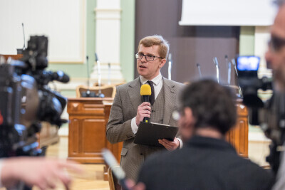 Debata w sprawie systemu Fala