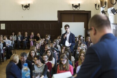 Debata z uczniami w III LO