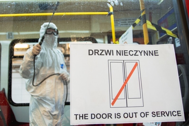 Zdjęcie Dezynfekcja, sprzątanie i mycie tramwaju 3