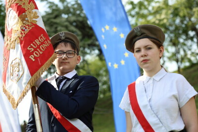 Dzień Europy - podniesienie flagi Unii Europejskiej na Górze Gradowej