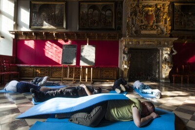 Dzień Spania w Miejscach Publicznych