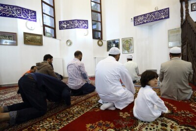 Gdańscy muzułmanie w meczecie w Oliwie podczas tradycyjnej kolacji zwanej iftar