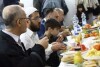 Gdańscy muzułmanie w meczecie w Oliwie podczas tradycyjnej kolacji zwanej iftar