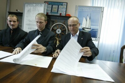 Generał Zaruski - umowa na odbudowę kadłuba
