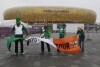 Irlandczycy i Hiszpanie w drodze na stadion