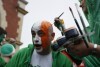 Irlandczycy i Hiszpanie w drodze na stadion