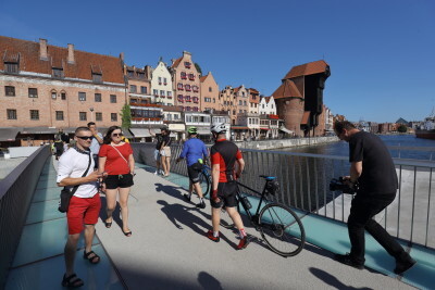 Kładka na Wyspę Spichrzów otwarta