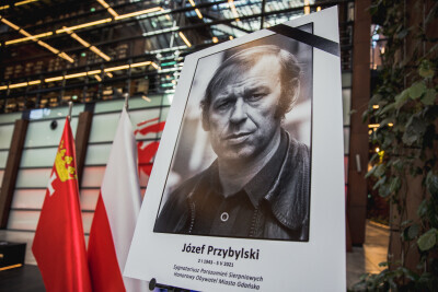 Księga kondolencyjna poświęcona pamięci Józefa Przybylskiego