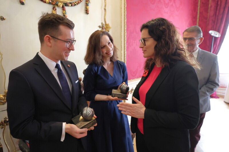 Zdjęcie Laureatami 21. edycji Nagrody Miasta Gdańska dla Młodych Naukowców im. Jana Uphagena zostali dr Julia Balcerowska i dr n. med. Karol Steckiewicz 24