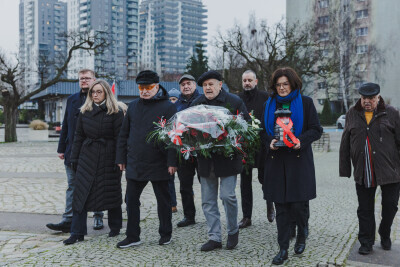 Lech Wałęsa złożył kwiaty pod Pomnikiem Poległych Stoczniowców