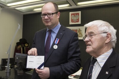 Medal AK dla Prezydenta Gdańska