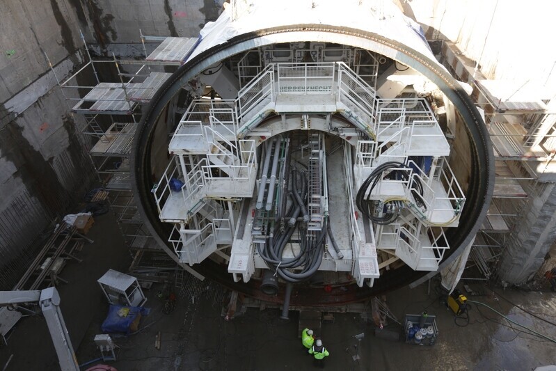 Zdjęcie 2013 r. Gdańsk Wisłoujście. Montaż maszyny TBM, która będzie drążyć tunel pod Martwą Wisłą 2