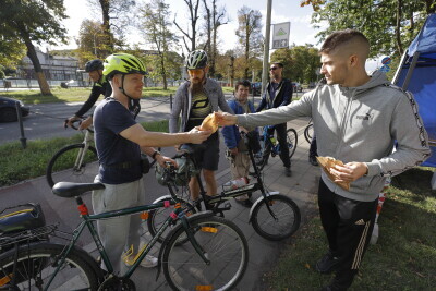 Namiot promujący grę Kręć Kilometry dla Gdańska.