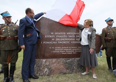 Odsłonięcie tablicy upamiętniającej przyjazd Kresowian do Gdańska