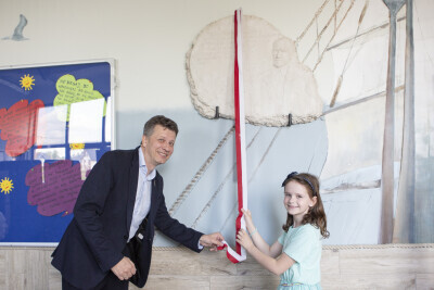 Odsłonięcie płaskorzeźby Janusza Korczaka