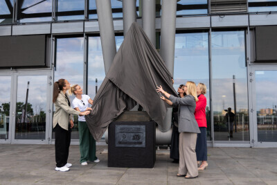 Odsłonięcie pomnika piłki nożnej kobiet 