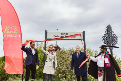 Odsłonięcie tablicy na rondzie Związku Podhalan