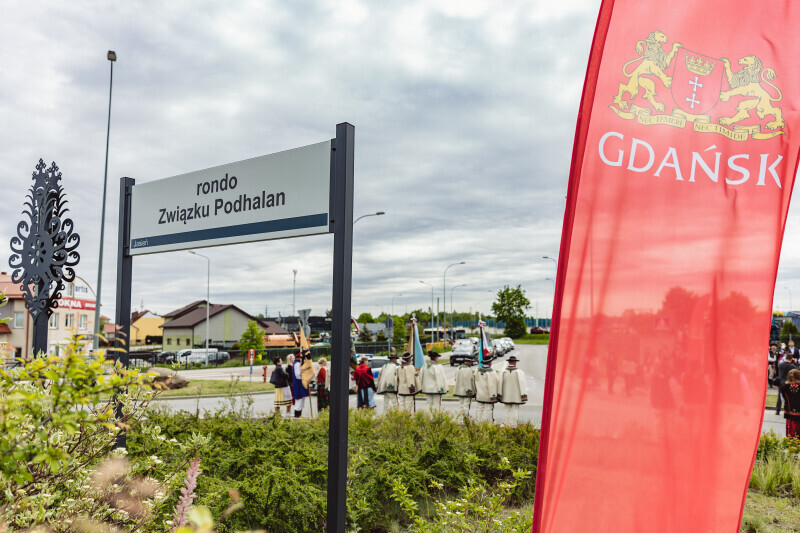 Zdjęcie Odsłonięcie tablicy na rondzie Związku Podhalan 16