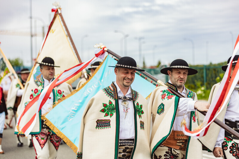 Zdjęcie Odsłonięcie tablicy na rondzie Związku Podhalan 22