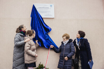 Odsłonięcie tablicy poświęconej pierwszemu dyrektorowi szkoły