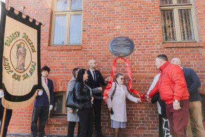 Odsłonięcie tablicy upamiętniającej Antoniego Michnę