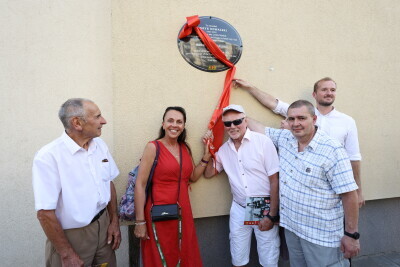 Odsłonięcie tablicy upamiętniającej Henryka Kowalskiego.