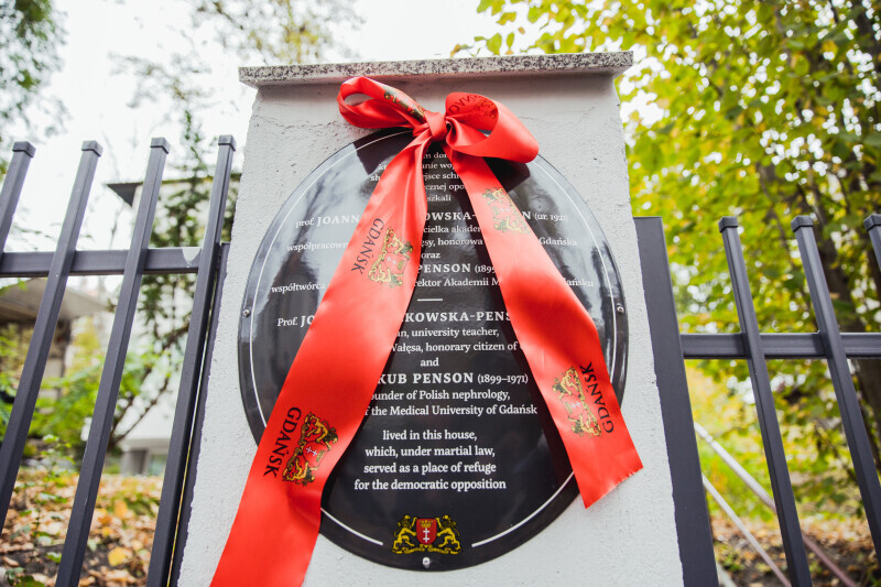 Zdjęcie Odsłonięcie tablicy upamiętniającej honorową obywatelkę Gdańska 1