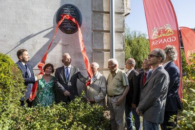 Odsłonięto tablicę poświęconą Edmundowi i Katarzynie Cieślak
