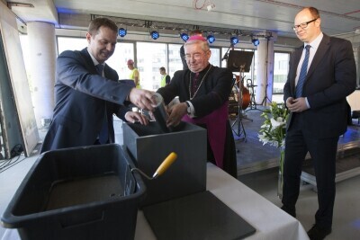 Olivia Four - kamień węgielny