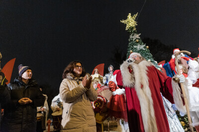 Orunia - Św. Wojciech - Lipce. Uroczyste rozświetlenie choinki i dzielnicowy jarmark