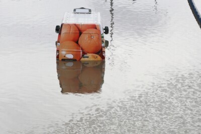 Paraliż komunikacyjny w Gdańsku po nocnej ulewie