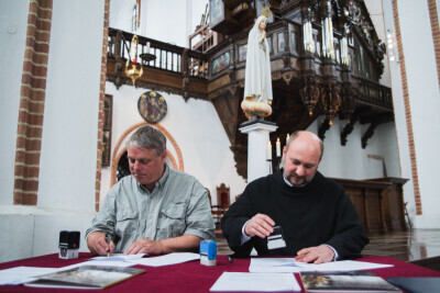 Podpisanie umowy z firmą organmistrzowską