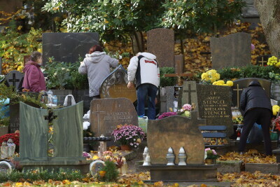 Ponowne otwarcie cmentarzy