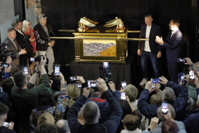 Prezentacja Arki Przymierza z bursztynu