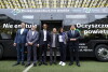 Prezentacja autobusu o napędzie wodorowym na stadionie Polsat Plus Arena.
