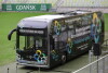Prezentacja autobusu o napędzie wodorowym na stadionie Polsat Plus Arena.