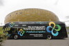 Prezentacja autobusu o napędzie wodorowym na stadionie Polsat Plus Arena.