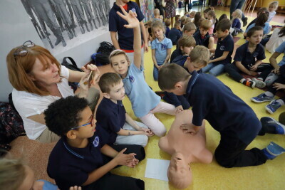 Próba bicia rekordu w udzielaniu pierwszej pomocy  WOŚP