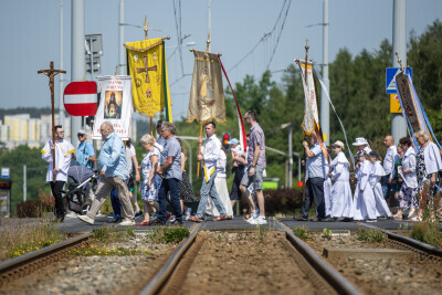 Procesja Bożego Ciała na ulicach Piecek-Migowa